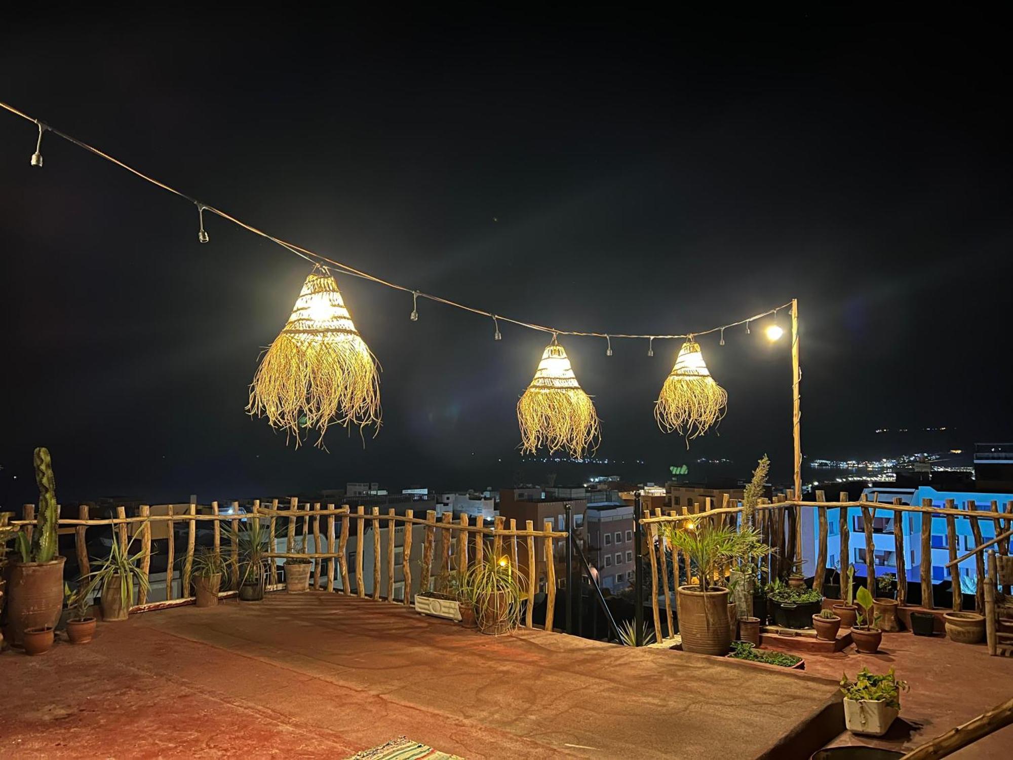 Albergue Berber Waves Surf House Tamraght Exterior foto