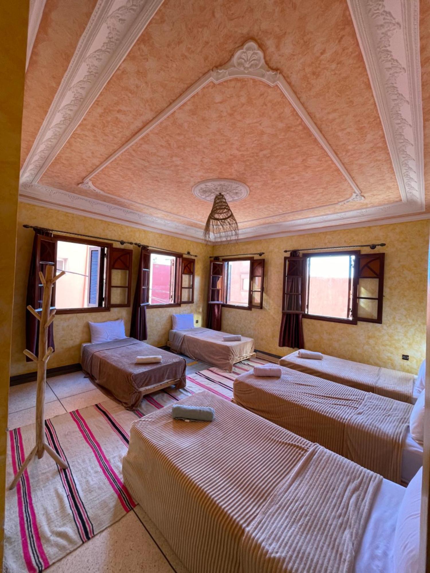 Albergue Berber Waves Surf House Tamraght Exterior foto